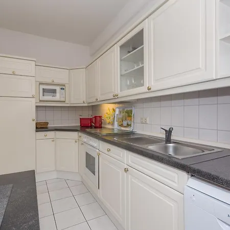 Traumferienwohnung In / Ruegen 아파트 *